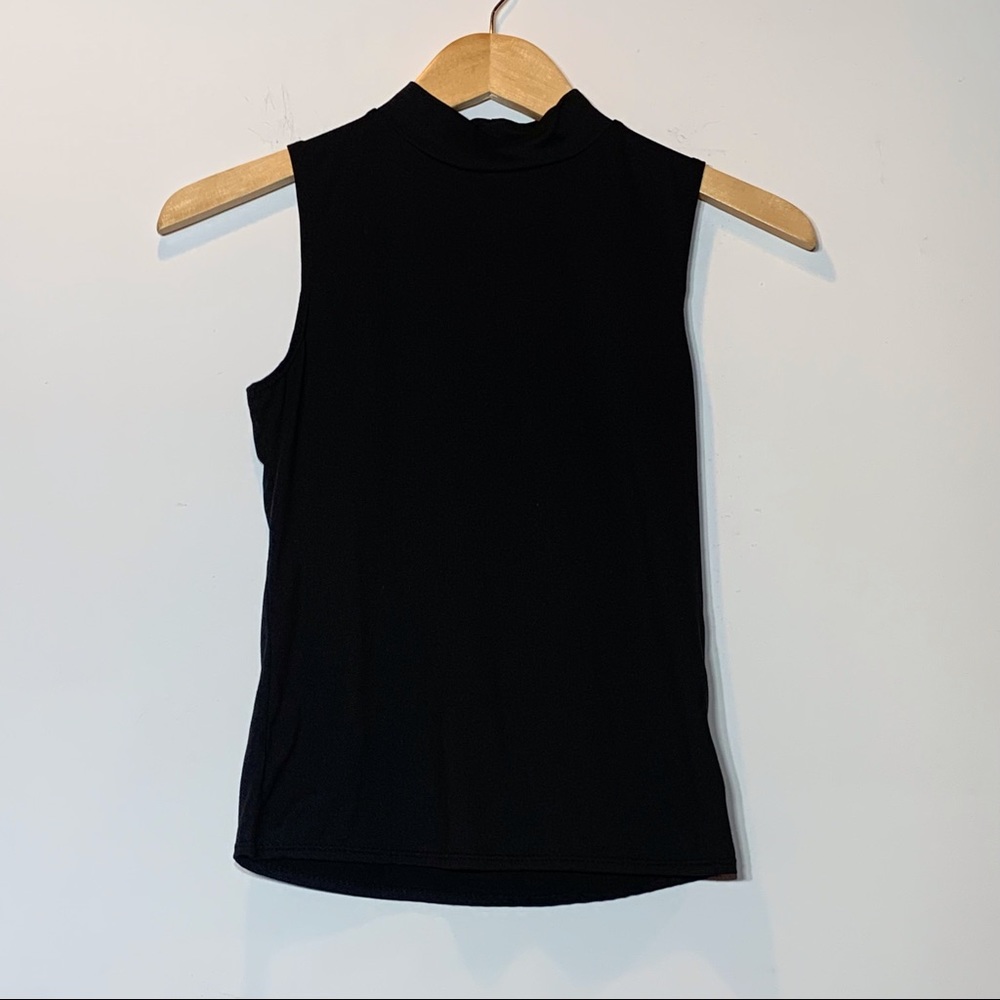 EUC Olivia Rae Black Mock‎ Turtleneck Sleeveless Top